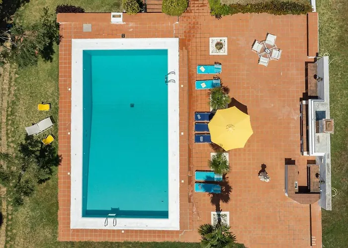 Escada Pool Villa, Near Hanioti #feelslikehome 别墅 *