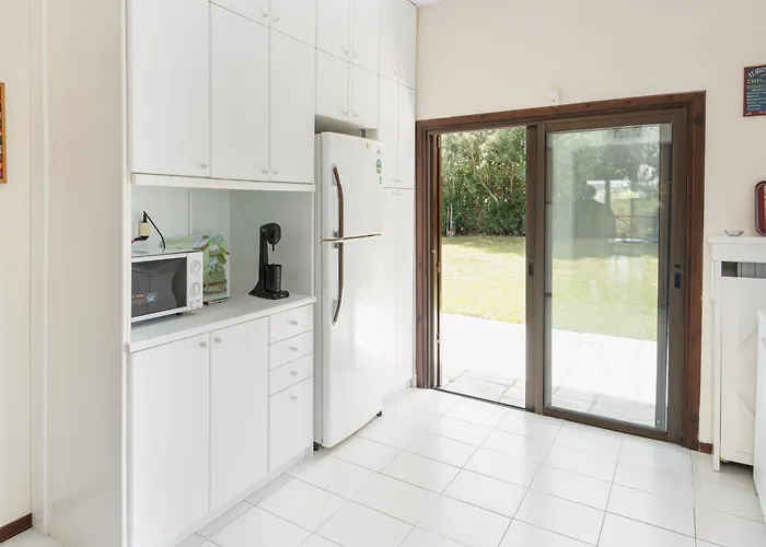 别墅 Escada Pool Villa, Near Hanioti #feelslikehome 波利克罗诺