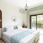 Escada Pool Villa, Near Hanioti #feelslikehome 别墅
