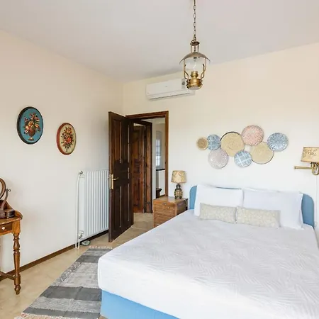 Escada Pool Villa, Near Hanioti #feelslikehome Vila Polychrono