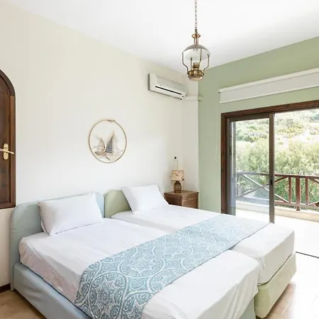 Escada Pool Villa, Near Hanioti #feelslikehome Villa