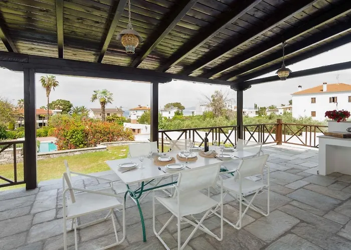 Escada Pool Villa, Near Hanioti #feelslikehome Villa