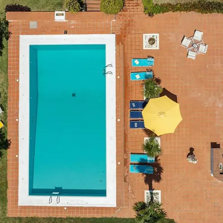 Escada Pool Villa, Near Hanioti #feelslikehome 빌라 *